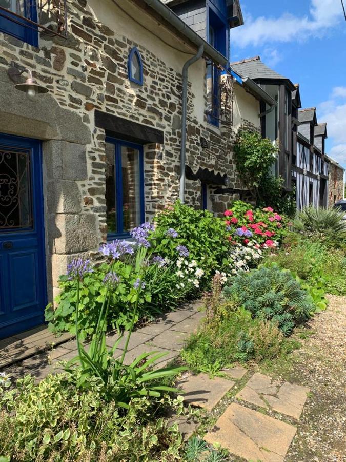 Maison En Pierre Dans Son Nid De Verdure Roz-Landrieux Eksteriør billede