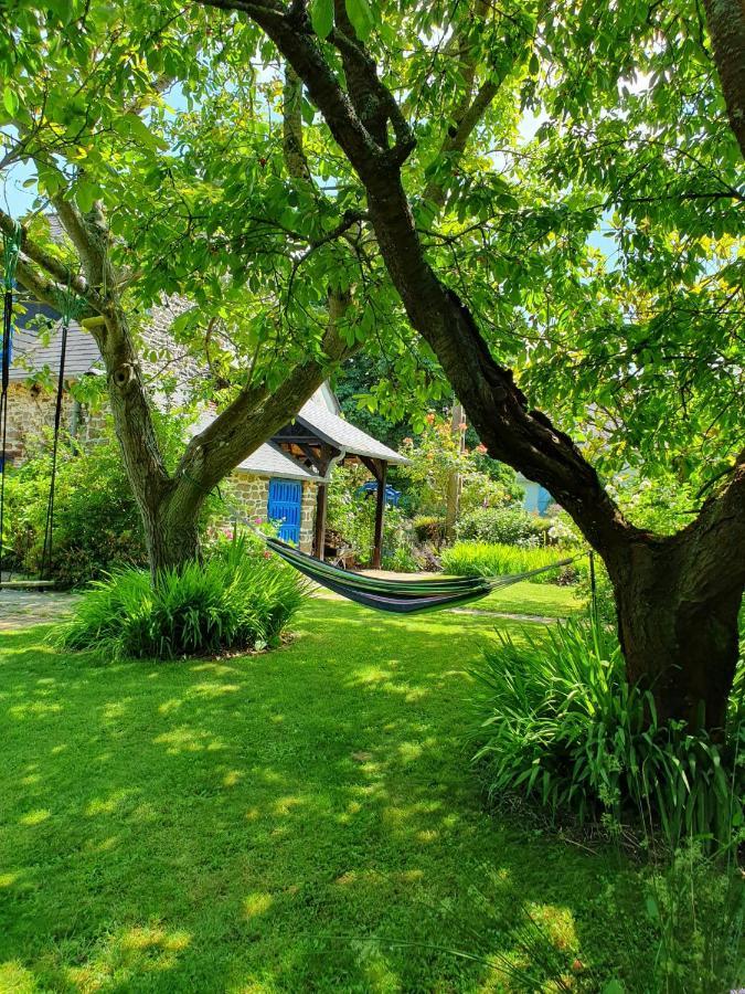 Maison En Pierre Dans Son Nid De Verdure Roz-Landrieux Eksteriør billede